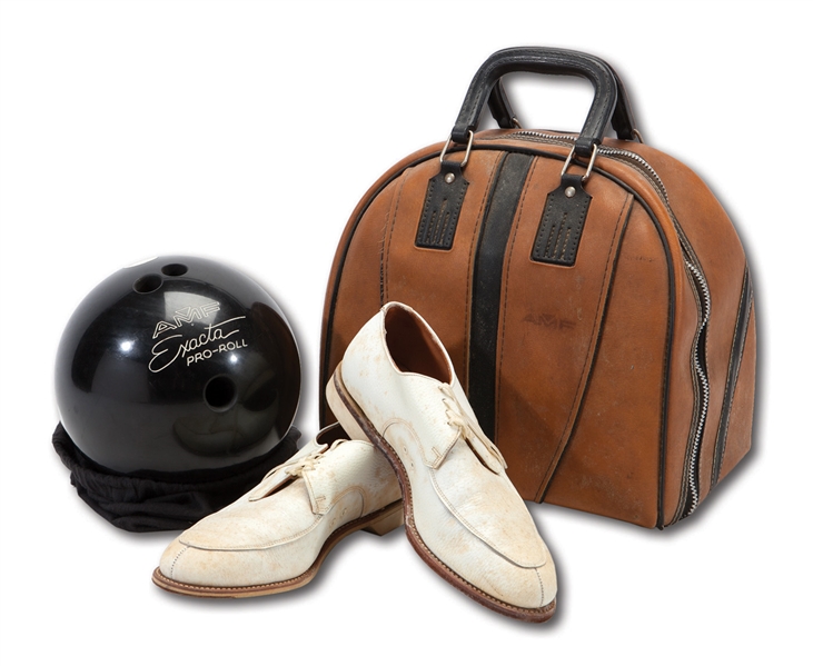 DON DRYSDALES PERSONAL USED BOWLING BALL AND SHOES WITH THEIR OWN LEATHER CARRYING BAG (DRYSDALE COLLECTION)