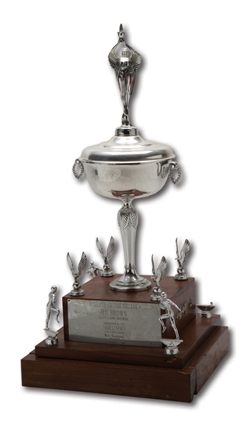 1966 JIM BROWN CLEVELAND BROWNS ATHLETE OF THE DECADE TROPHY PRESENTED BY THE SIDELINERS