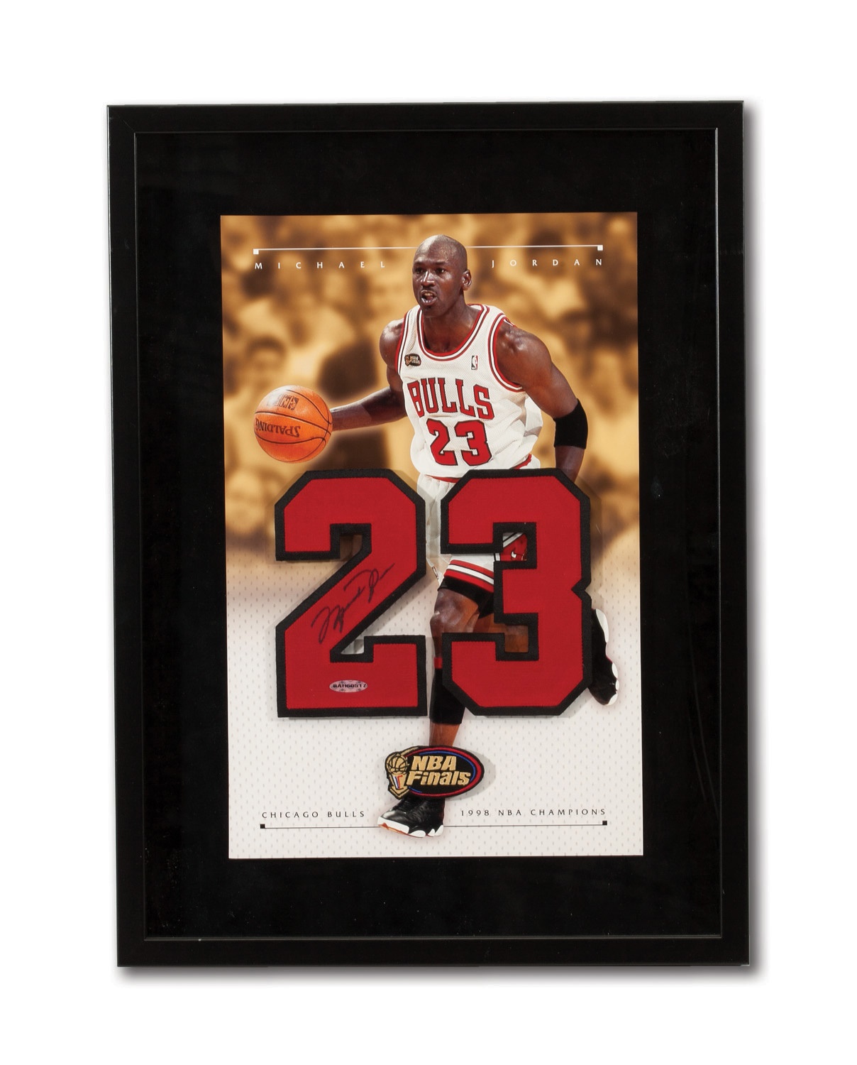 SIGNED MICHAEL JORDAN JERSEY IN DISPLAY CASE COA - collectibles
