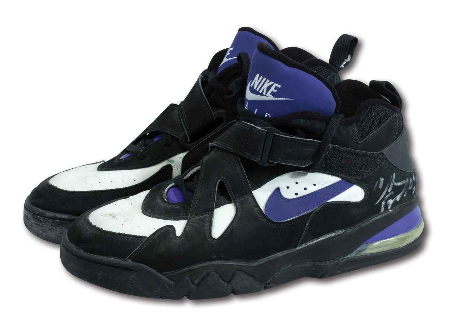 Lot Detail - 1993-94 CHARLES BARKLEY DUAL SIGNED PAIR OF (SUNS ERA) GAME  WORN NIKE AIR MAX 'CB' SHOES - HIS FIRST SIGNATURE MODEL! (COBY KARL  COLLECTION)