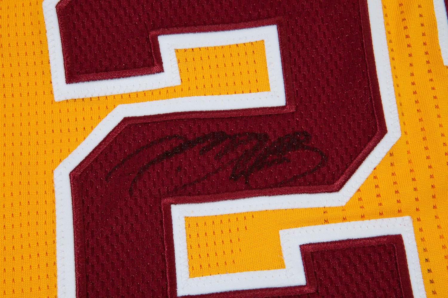 Lot Detail - 4/11/2016 LEBRON JAMES SIGNED CLEVELAND CAVALIERS  (CHAMPIONSHIP SEASON) GAME WORN THROWBACK JERSEY - 34 PTS. IN WIN TO CLINCH  TOP SEED (NBA SOURCE)