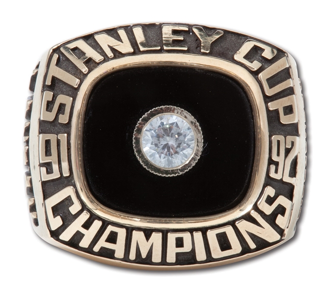 1992 PITTSBURGH PENGUINS BACK-TO-BACK STANLEY CUP CHAMPIONS 10K GOLD STAFF RING (LANGAN)