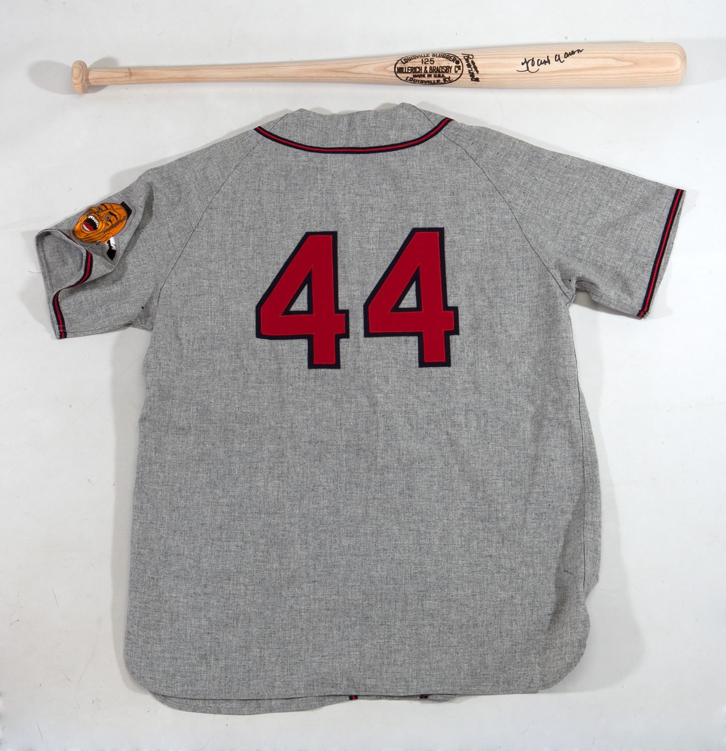 Lot Detail - HANK AARON AUTOGRAPHED REPLICA JERSEY AND BAT (SDHOC  COLLECTION)