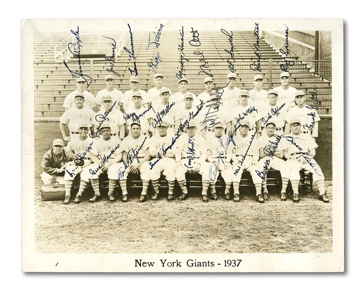 1937 NEW YORK GIANTS NATIONAL LEAGUE CHAMPION TEAM SIGNED ORIGINAL 8" X 10" BLACK & WHITE PHOTOGRAPH WITH GORGEOUS OTT & HUBBELL