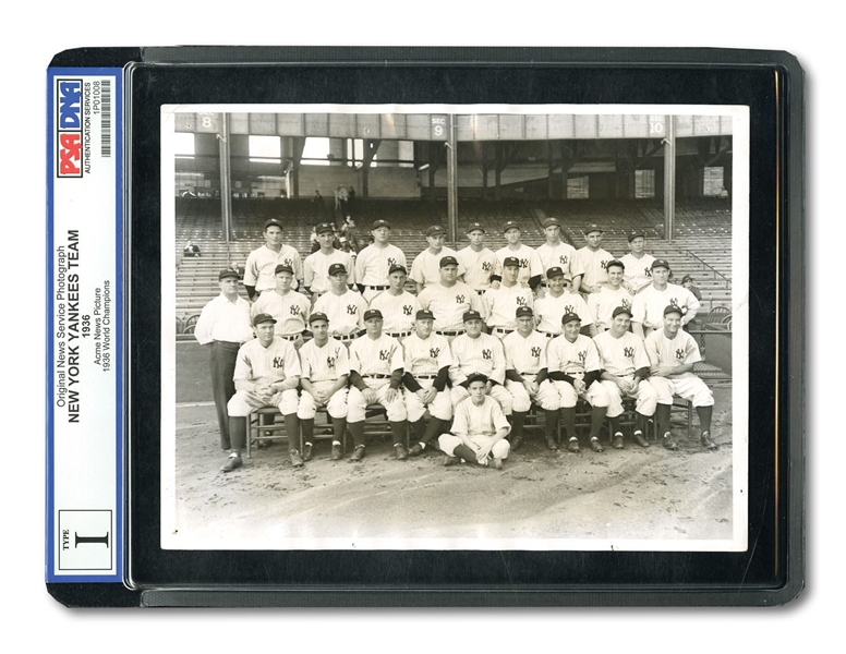 1936 WORLD CHAMPION NEW YORK YANKEES TEAM ORIGINAL WIRE PHOTOGRAPH FEATURING GEHRIG AND ROOKIE JOE DIMAGGIO (PSA/DNA TYPE I)