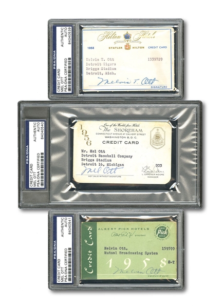 MEL OTTS 1956-58 TRIO OF AUTOGRAPHED HOTEL CREDIT CARDS - TWO ISSUED BY DETROIT TIGERS (OTT COLLECTION)