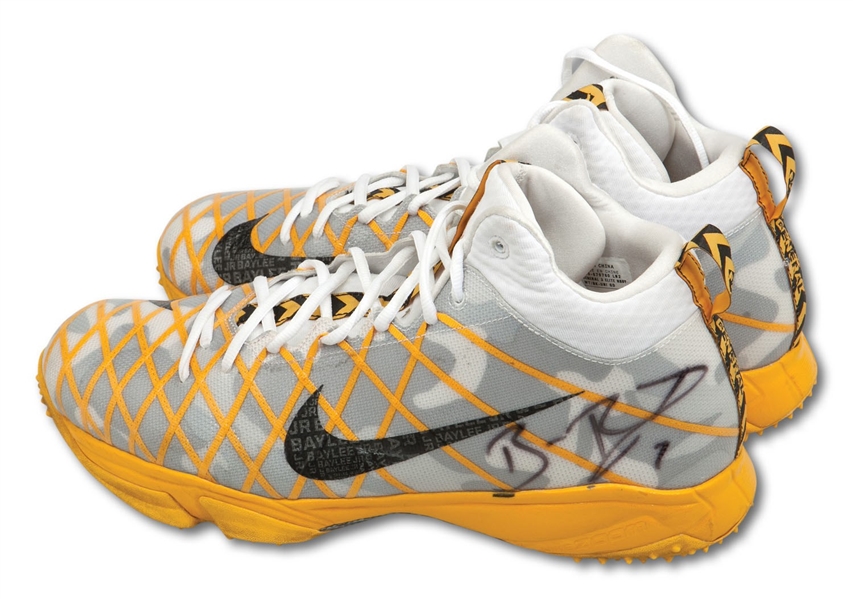 12/18/2016 BEN ROETHLISBERGER PITTSBURGH STEELERS GAME WORN & DUAL-SIGNED NIKE CLEATS - 286 YDS. & TD IN WIN VS. BENGALS (ROETHLISBERGER LOA, PHOTO-MATCHED)