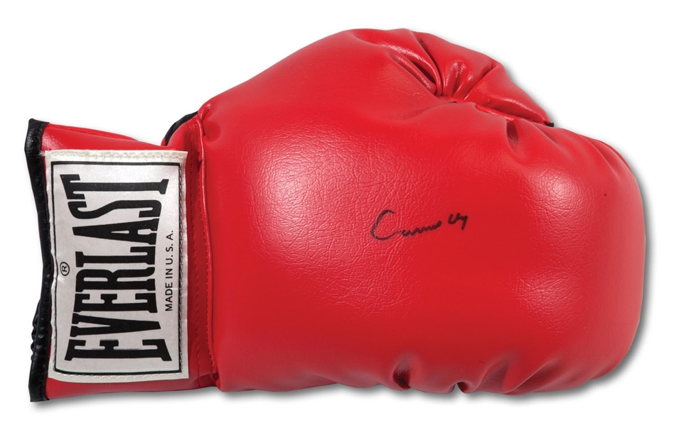 CASSIUS CLAY AUTOGRAPHED EVERLAST BOXING GLOVE