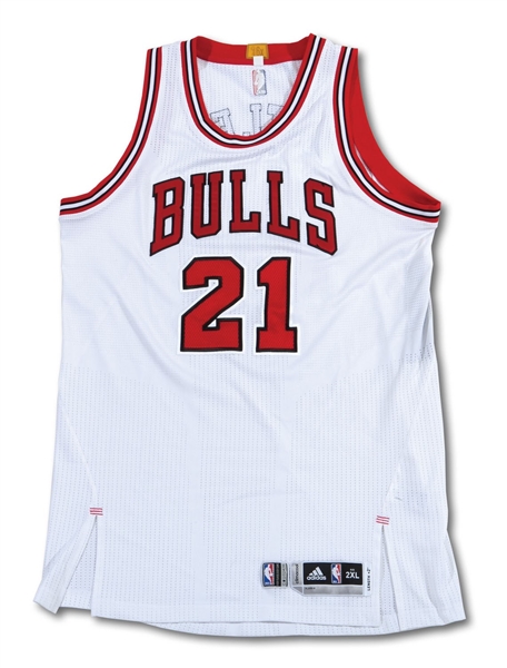 1/17/2017 JIMMY BUTLER CHICAGO BULLS GAME WORN HOME JERSEY - 24 PTS, 12 AST. & 9 REB. VS. MAVS (RESOLUTION PHOTO-MATCHED)