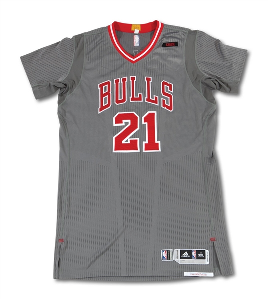 3/30/2017 JIMMY BUTLER AUTOGRAPHED CHICAGO BULLS GAME WORN ALTERNATE JERSEY - 25 PTS. IN WIN VS. CAVS (NBA SOURCE, RESOLUTION PHOTO-MATCHED)