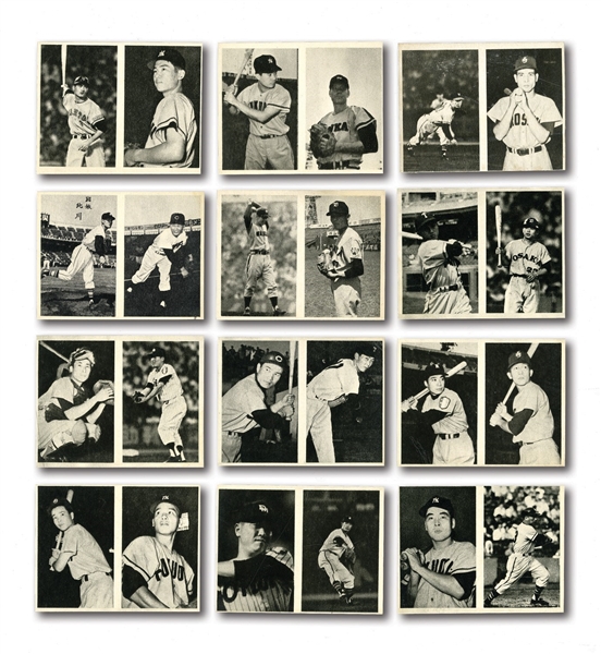 1959 MARUKAMI 2-IN-1 BLACK & WHITE JAPANESE CARD LOT OF (44) IN 2-CARD PANELS WITH 26 BASEBALL