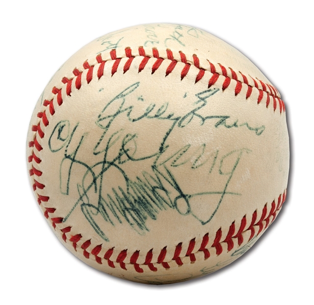 1940S HALL OF FAME INDUCTION MULTI-SIGNED OAL (HARRIDGE) BASEBALL WITH COBB, YOUNG, SPEAKER, WALSH, COCHRANE, BENDER, ETC.