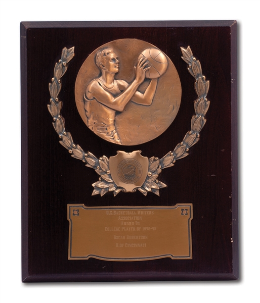 OSCAR ROBERTSONS 1958-59 COLLEGE PLAYER OF THE YEAR AWARD PRESENTED BY USBWA – FIRST EVER ISSUED (ROBERTSON LOA)
