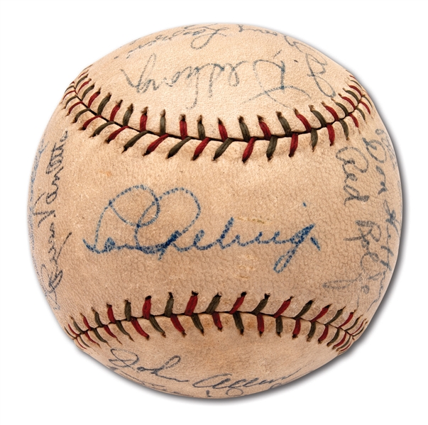 1935 NEW YORK YANKEES TEAM SIGNED BASEBALL WITH 8 HOFERS INCL. GEHRIG
