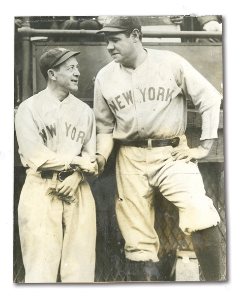 SEPTEMBER 7, 1925 "RUTH AND HUGGINS ARE FRIENDS ONCE MORE" ORIGINAL WIRE PHOTOGRAPH (BABE RUTHS FIRST GAME BACK FROM SUSPENSION)