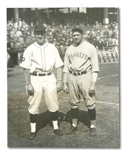 1927 WORLD SERIES GAME 1 STARTERS WAITE HOYT AND RAY KREMER NEWS SERVICE PHOTOGRAPH BY UNDERWOOD AND UNDERWOOD