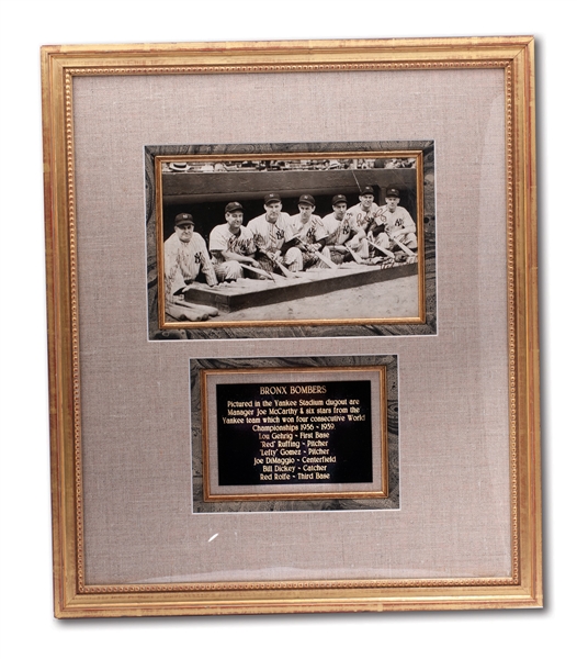 1939 NEW YORK YANKEES MULTI-SIGNED PHOTOGRAPH INCLUDING LOU GEHRIG, JOE DiMAGGIO, McCARTHY, RUFFING, GOMEZ, DICKEY & ROLFE