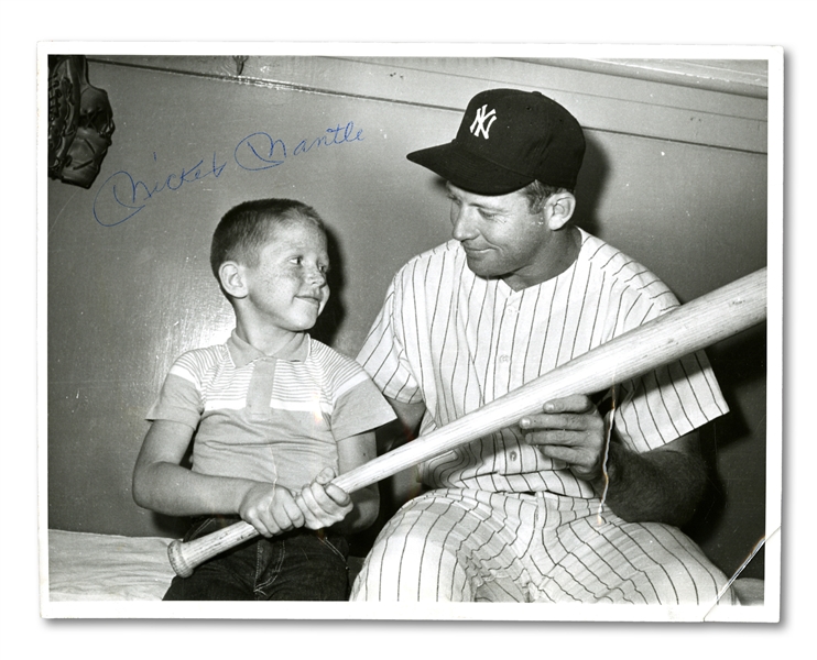 LATE 1950S MICKEY MANTLE VINTAGE SIGNED UPI WIRE PHOTO