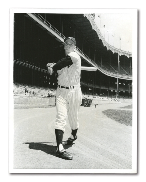 C. 1961 ROGER MARIS UPI WIRE PHOTO FROM SPORT MAGAZINE ARCHIVES – EXCEPTIONAL BATTING POSE