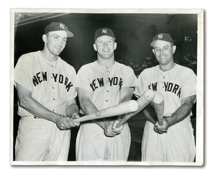 JUNE 18, 1954 MICKEY MANTLE, IRV NOREN AND GENE WOODLING NEWS SERVICE PHOTOGRAPH
