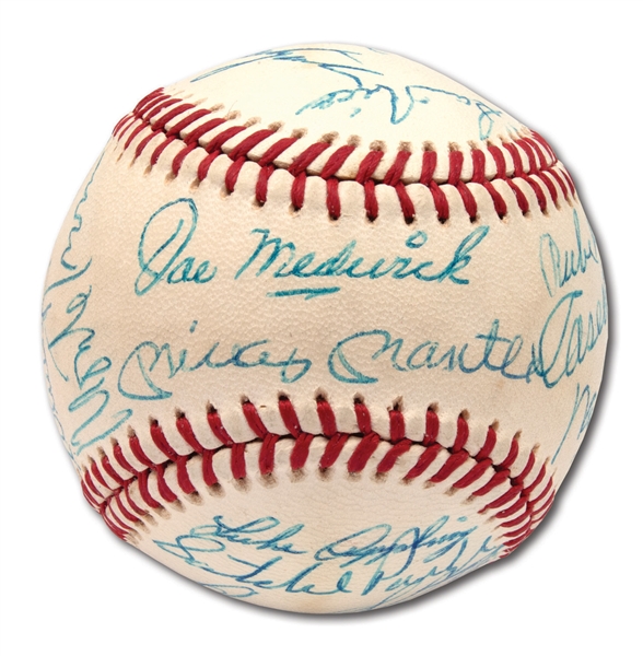 1974 HALL OF FAME INDUCTION MULTI-SIGNED BASEBALL INCL. MANTLE, STENGEL, FORD, PAIGE, KELLY, ETC.