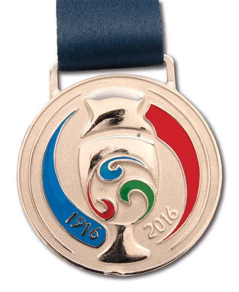 2016 COPA AMERICA SILVER RUNNERS-UP MEDAL ISSUED TO ARGENTINA PLAYER (ARGENTINA KITMAN PROVENANCE)