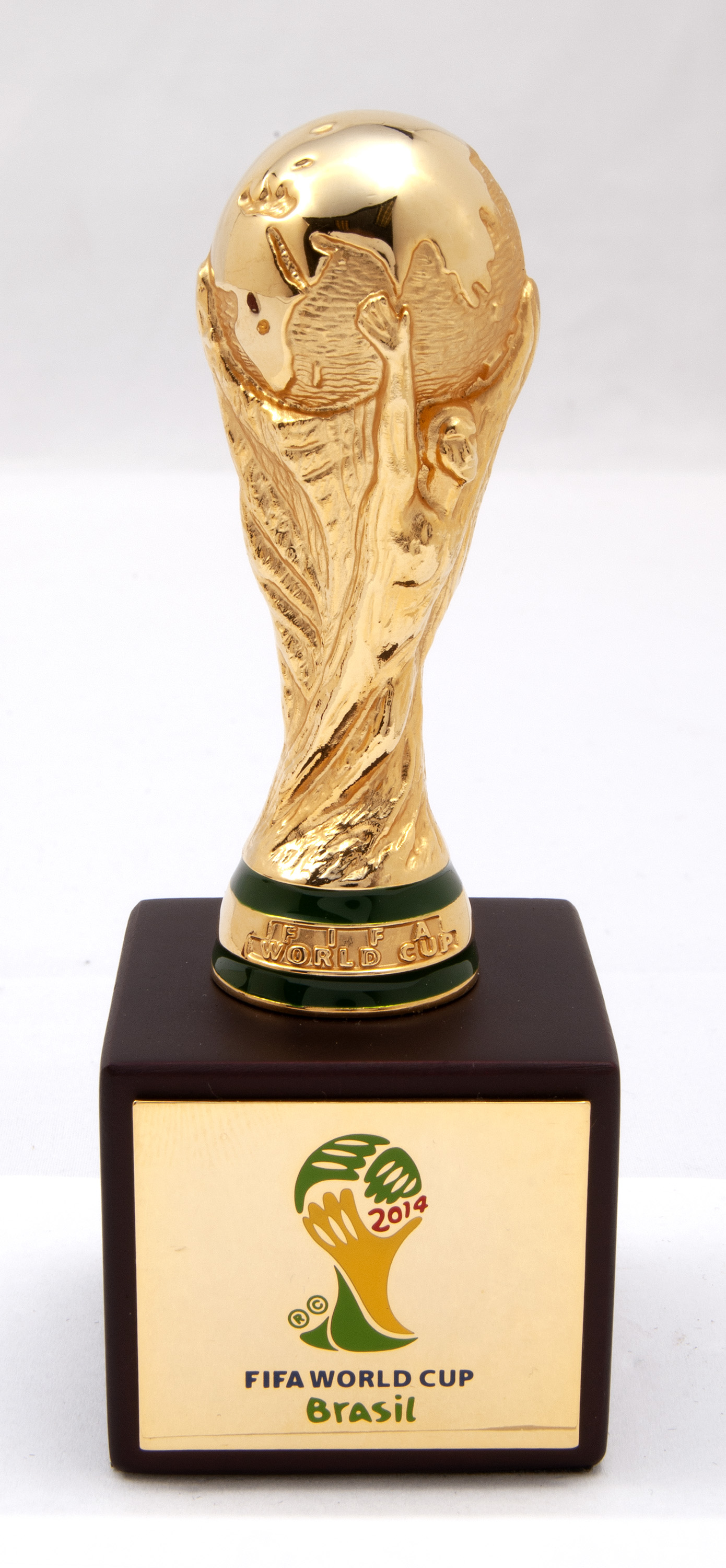 RARE - Official 2014 FIFA Soccer World Cup Final Mini Trophy Brasil  Souvenir 7