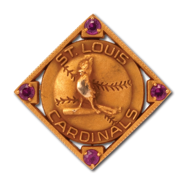 1920S/EARLY 30S JIM BOTTOMLEY ST. LOUIS CARDINALS 10K GOLD LAPEL PIN (EX-BOTTOMLEY ESTATE)