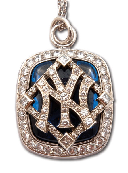 2009 NEW YORK YANKEES WORLD SERIES CHAMPIONS 14K GOLD PENDANT (W/ ORIGINAL BOX) ISSUED TO POPULAR COACH/EXECUTIVE BILLY CONNORS