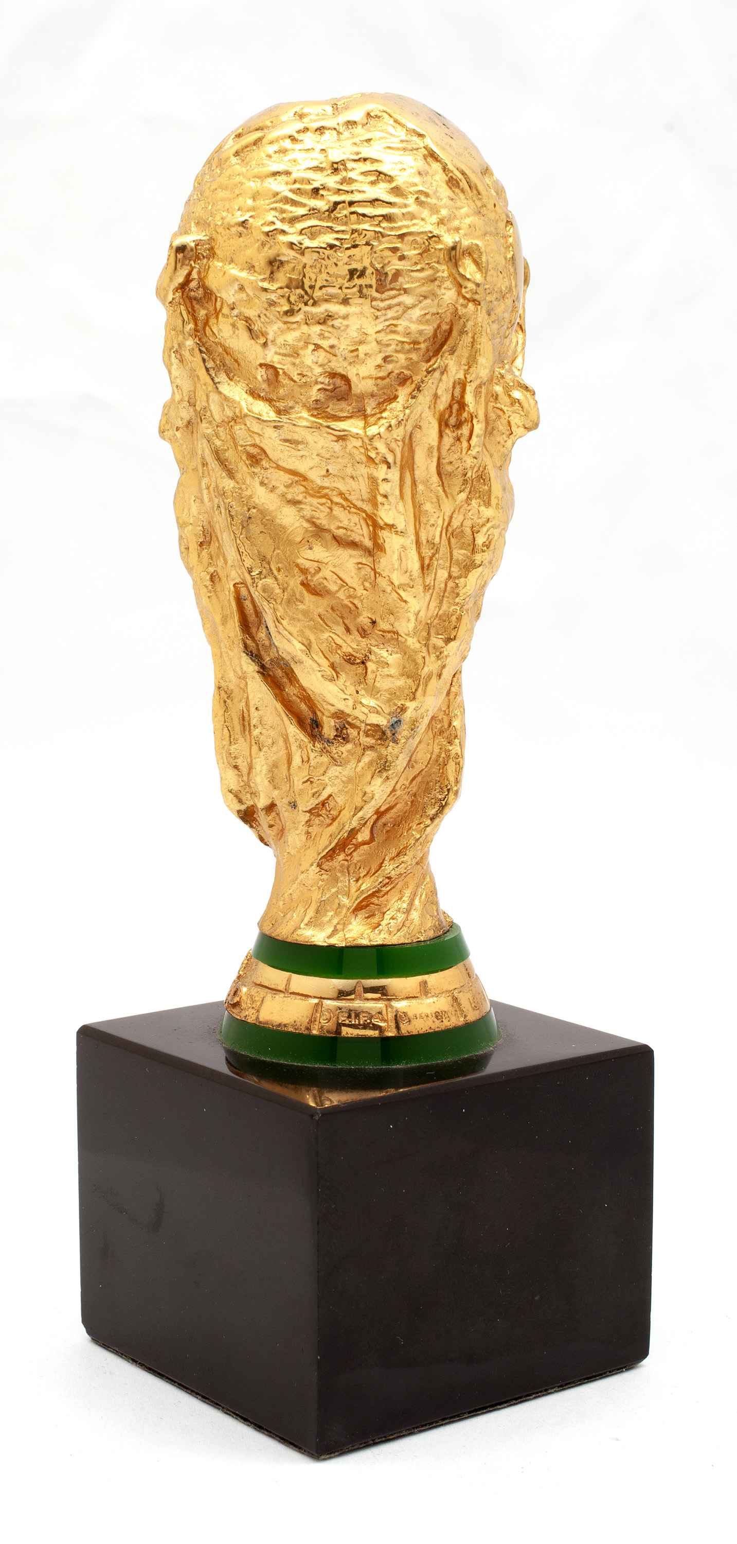 Lot Detail - 2002 FIFA WORLD CUP WINNER'S BERTONI TROPHY AWARDED TO BRAZIL  NATIONAL TEAM MEMBER WITH ORIGINAL CASE (BRAZIL MEDIC LOA)