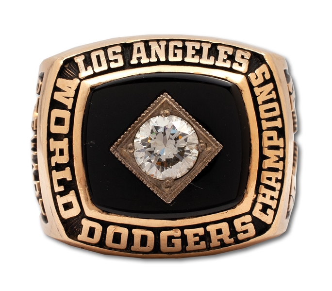 DAVE STEWARTS 1981 LOS ANGELES DODGERS WORLD SERIES CHAMPIONS 14K GOLD RING (STEWART COLLECTION)