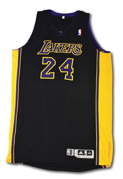 2013-14 KOBE BRYANT LOS ANGELES LAKERS "HOLLYWOOD NIGHTS" JERSEY PHOTO-MATCHED TO OCT. 21, 2013 SPORTS ILLUSTRATED COVER - ONLY KNOWN INSTANCE WEARING THIS STYLE (MEIGRAY LOA)