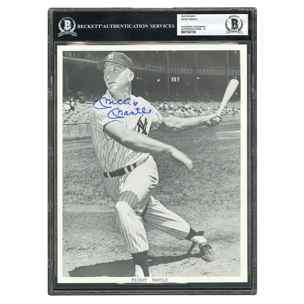 MICKEY MANTLE PERFECTLY SIGNED ROOKIE ERA 8x10 PHOTOGRAPH - BECKETT 10 AUTO.