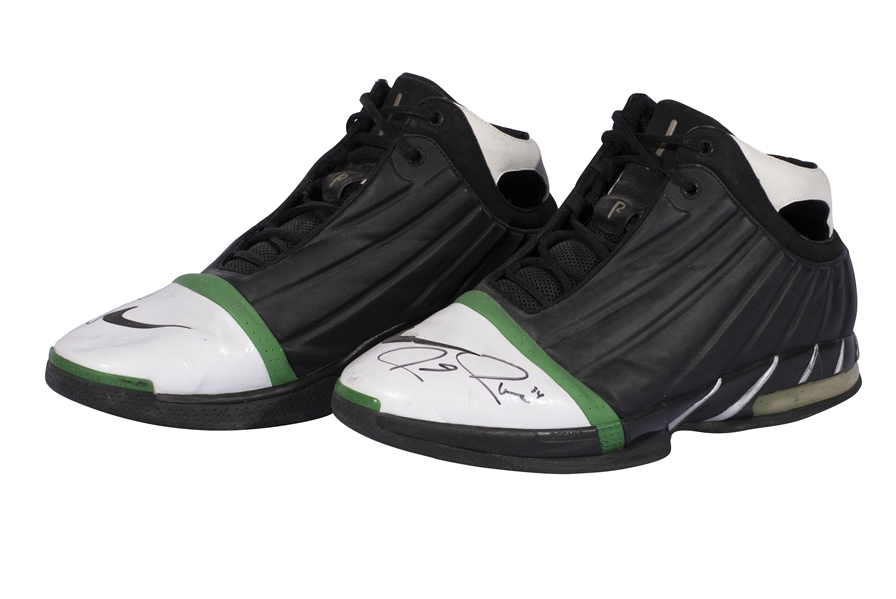 2005-06 PAUL PIERCE (CELTICS) GAME WORN & DUAL-SIGNED NIKE PIERCE 2: THE TRUTH PLAYER EXCLUSIVE SHOES (KNICKS BALL BOY COLLECTION)