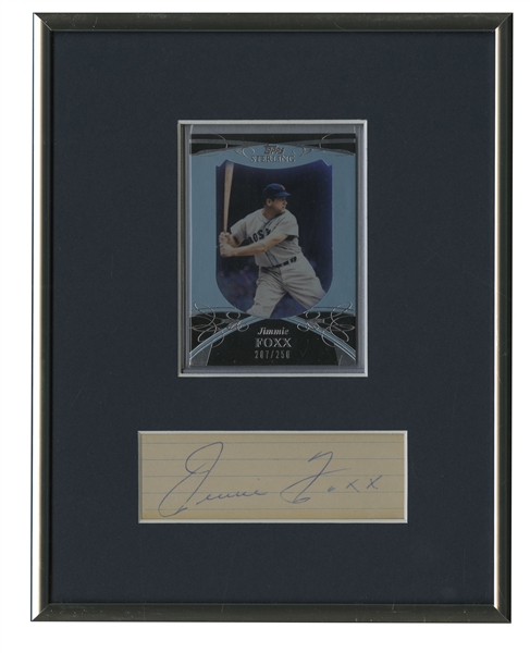 JIMMIE FOXX AUTOGRAPHED INDEX CARD DISPLAYED WITH MODERN TOPPS ISSUE