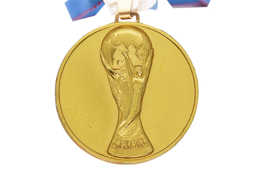 1994 FIFA WORLD CUP CHAMPIONS 1ST PLACE GOLD MEDAL AWARDED TO BRAZIL TEAM MEMBER