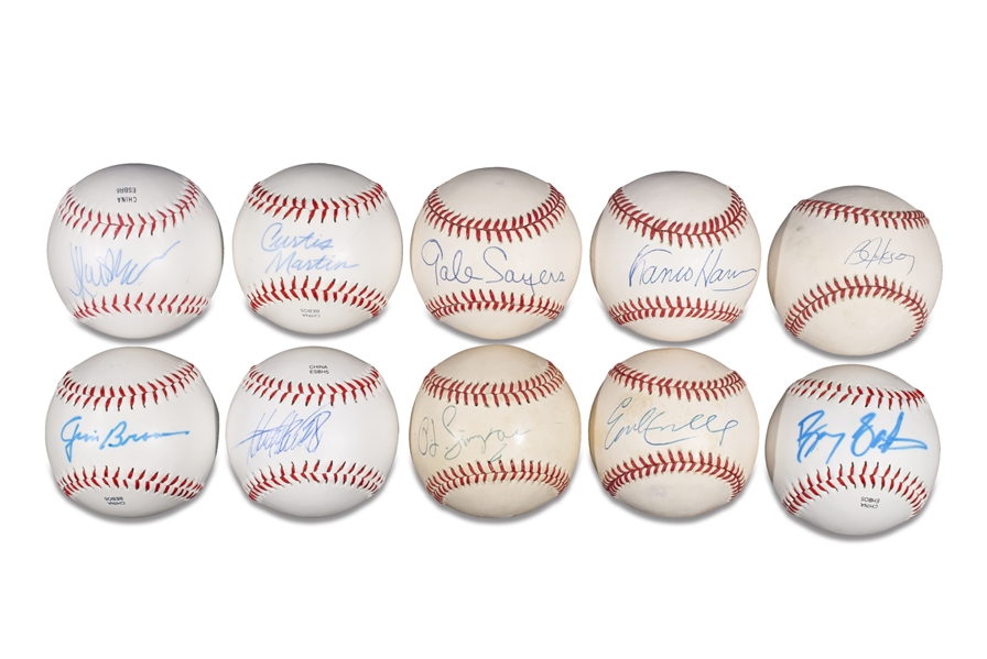 GROUP OF (10) LEGENDS AND HALL OF FAME RUNNING BACKS SINGLE SIGNED BASEBALLS INCLUDING GALE SAYERS, JIM BROWN AND O.J. SIMPSON