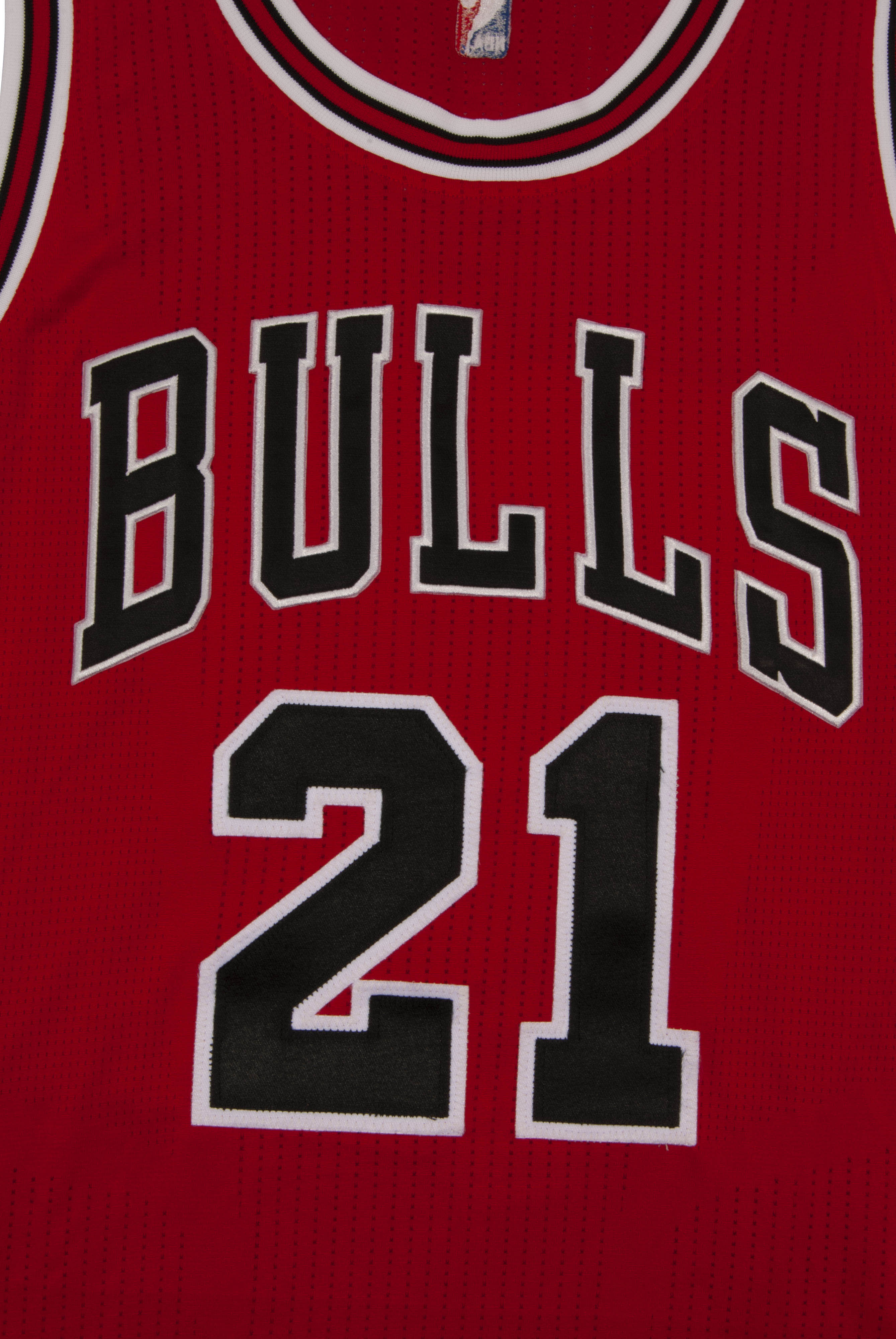 Jimmy Butler Signed Bulls Jersey (Schwartz Sports COA)