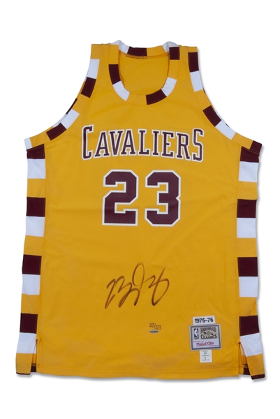 LEBRON JAMES ROOKIE-ERA AUTOGRAPHED CLEVELAND CAVALIERS 1975-76 STYLE MITCHELL & NESS JERSEY (LIMITED EDITION 23/123) - UDA