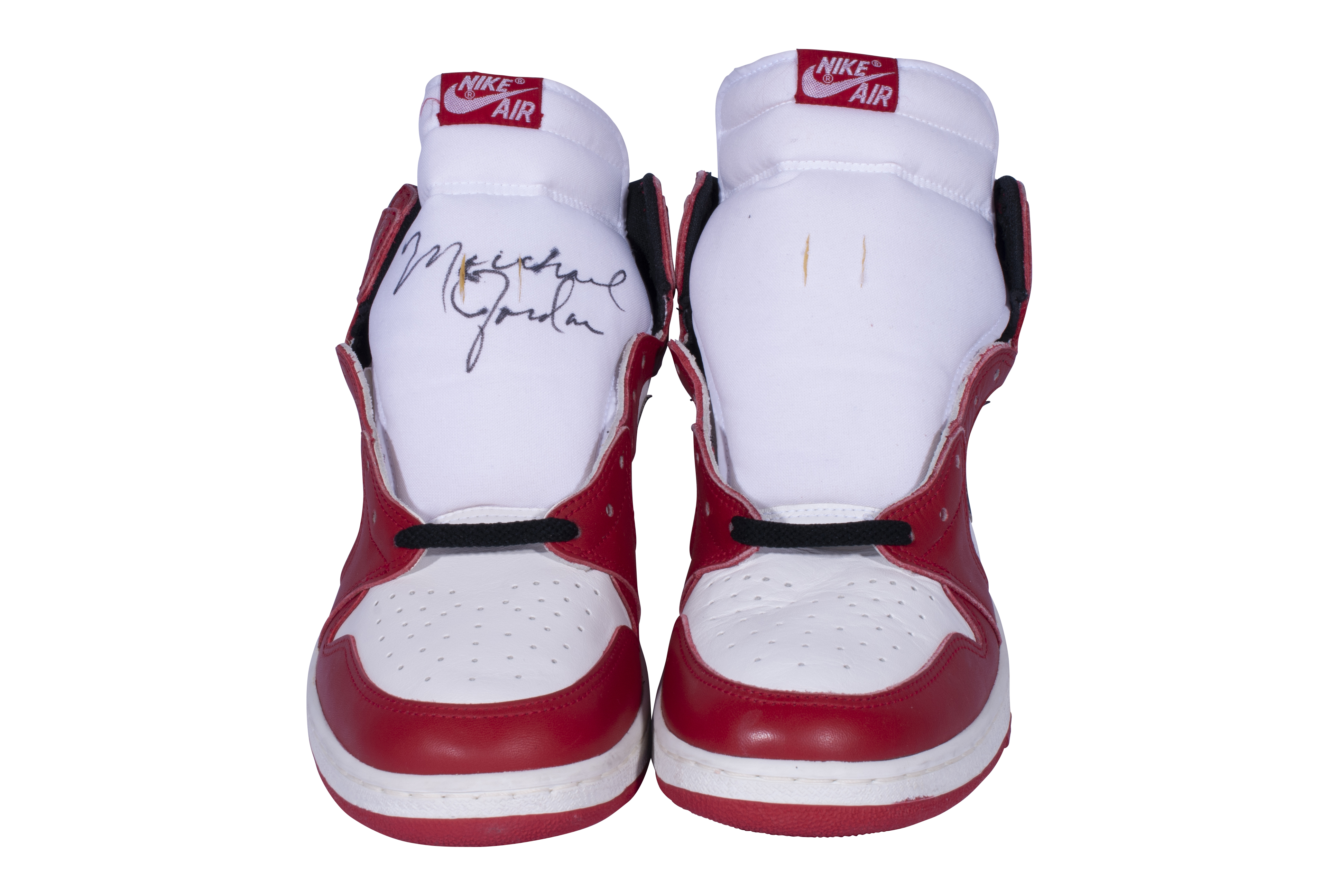 MICHAEL JORDAN Rookie 1985 signed AIR JORDAN 1 sneakers (Upper