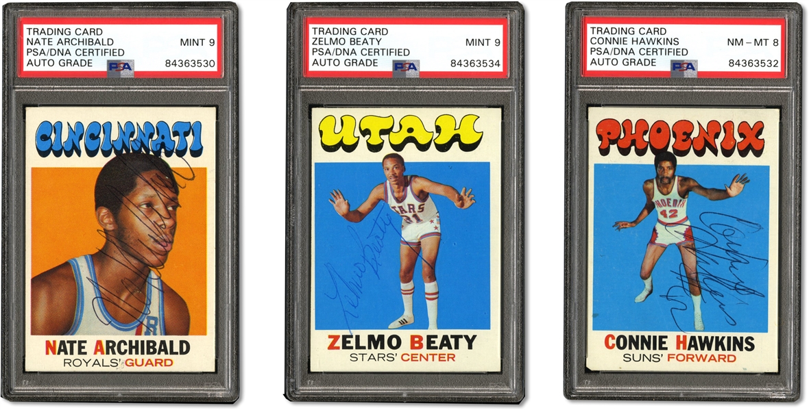 FRESH TO THE HOBBY TRIO OF HOF SIGNED 1971 TOPPS #29 NATE ARCHIBALD ROOKIE, #105 CONNIE HAWKINS (d. 17) & #165 ZELMO BEATY ROOKIE (d. 13) - PSA/DNA