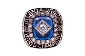 1995 ATLANTA BRAVES WORLD SERIES CHAMPIONSHIP RING PRESENTED TO STAFF MEMBER STROTHERS