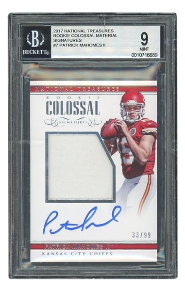 2017 NATIONAL TREASURES ROOKIE COLOSSAL MATERIAL SIGNATURES #7 PATRICK MAHOMES (33/99) - BGS MINT 9, 10 AUTO