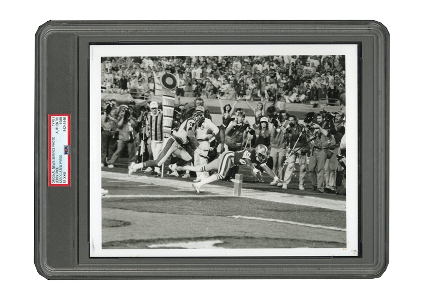 SPECIAL 1989 JERRY RICE SUPER BOWL XXIII "EXTENDING INTO THE END ZONE" ORIGINAL PHOTOGRAPH - PSA/DNA TYPE 1