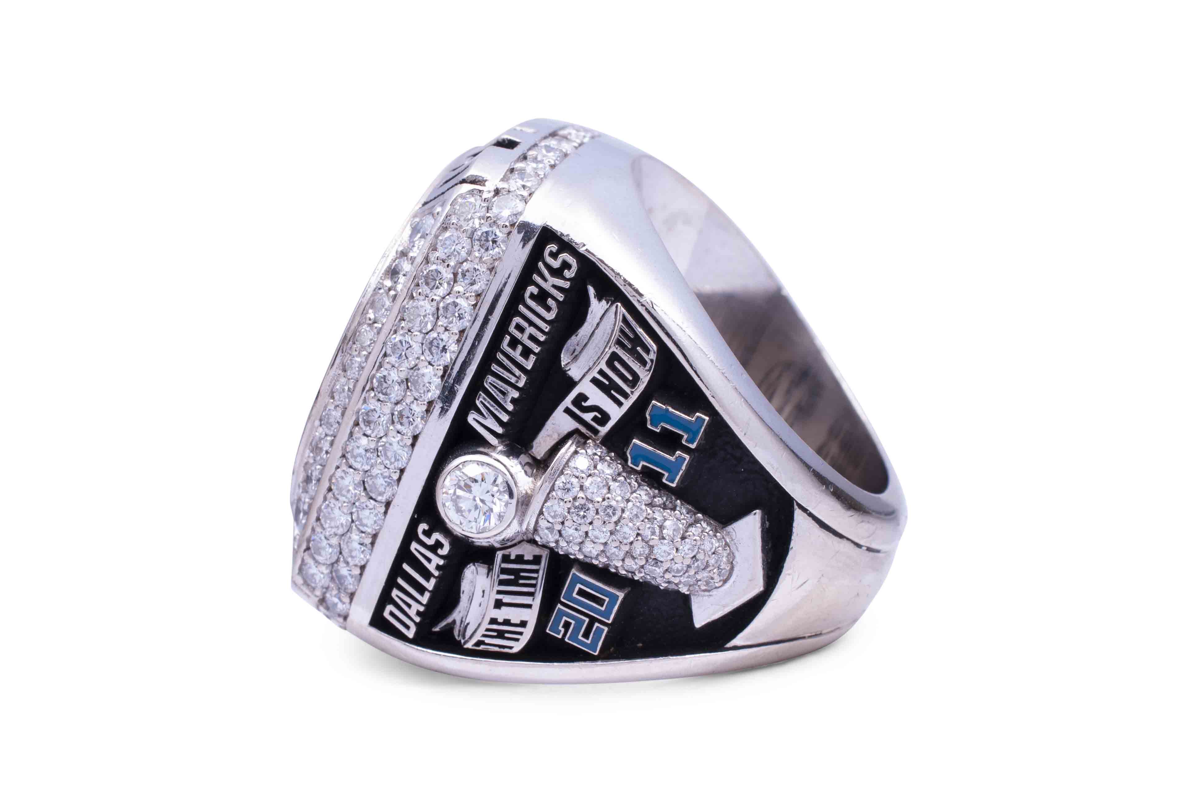 DeShawn Stevenson's 2011 Dallas Mavericks NBA Championship Ring - 10K GOLD  WITH DIAMONDS - PRICE REALIZED: $73,253 - SCP AUCTIONS