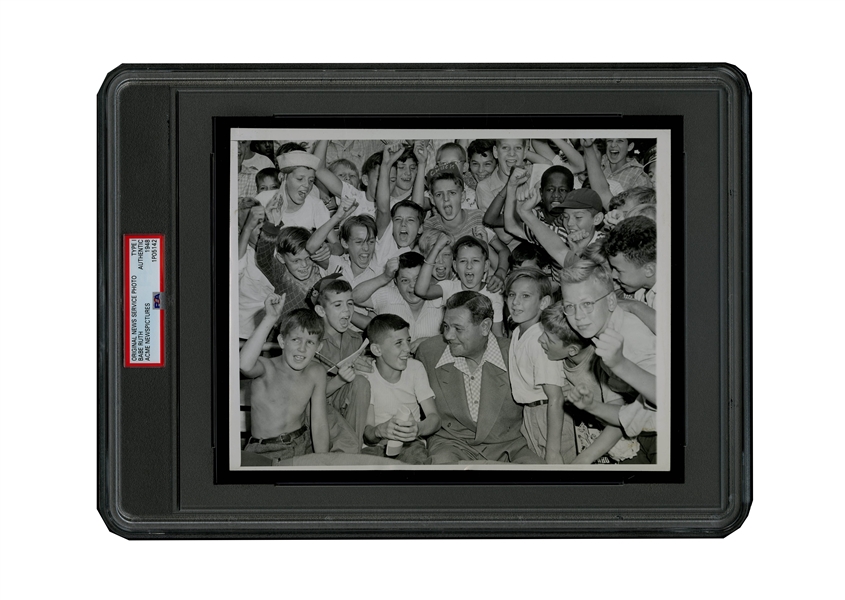 1948 BABE RUTH ORIGINAL PHOTOGRAPH SURROUNDED BY A THRONG OF WORSHIPING YOUNGSTERS - PSA/DNA TYPE I
