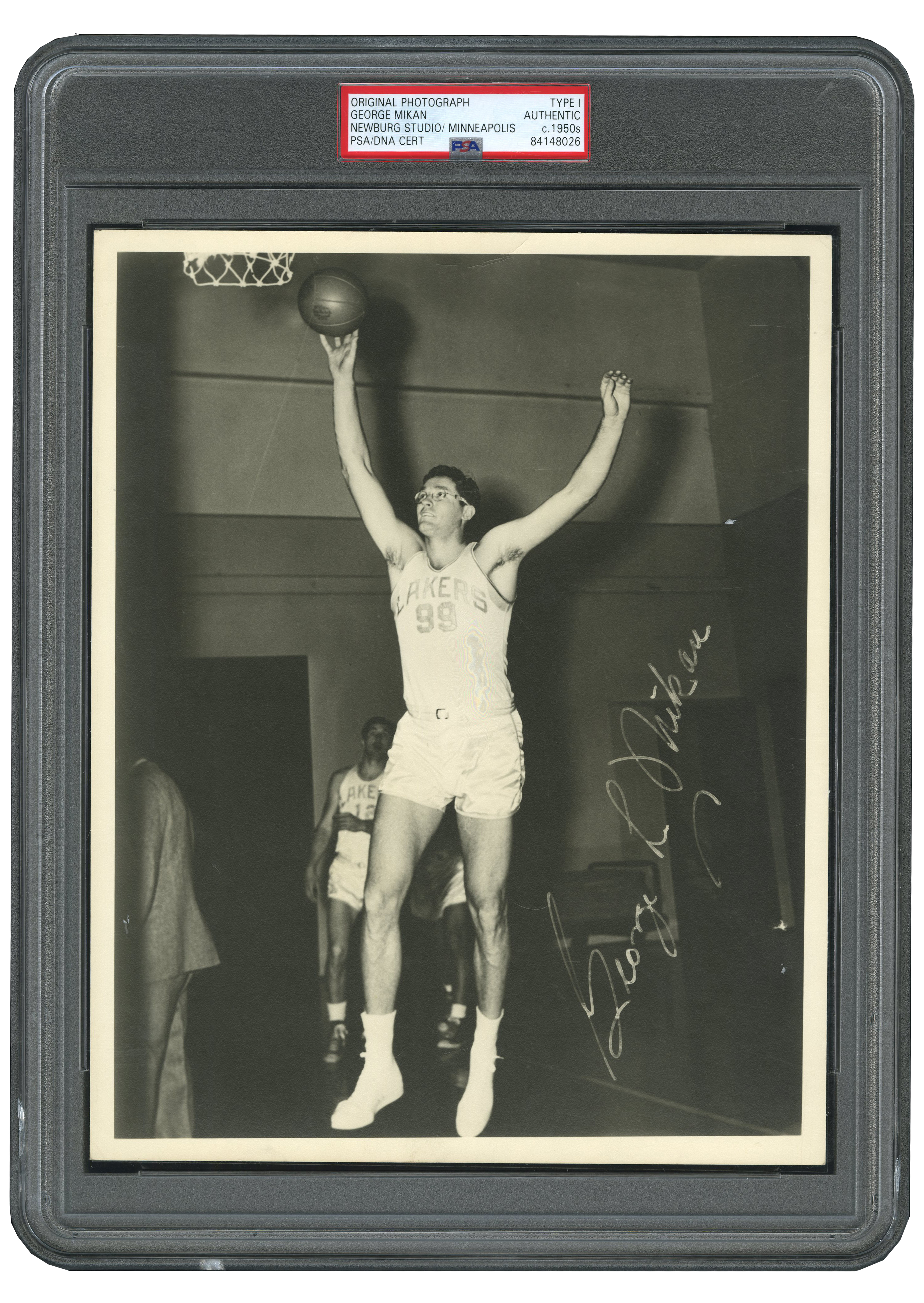 Athlon Sports George Mikan signed Minneapolis Lakers Vintage 8x10 Photo-  JSA Hologram #DD64345