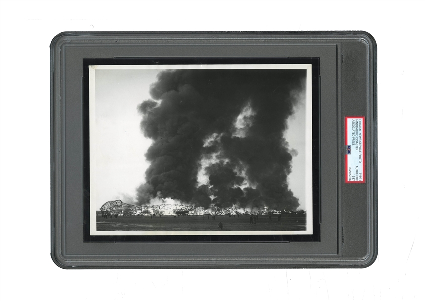 MAY 6, 1937 HINDENBURG DISASTER ORIGINAL AP PHOTOGRAPH - PSA/DNA TYPE I
