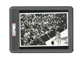 1972 MICK JAGGER & THE ROLLING STONES ORIGINAL PHOTOGRAPH IN CONCERT AT MADISON SQUARE GARDEN - PSA/DNA TYPE I