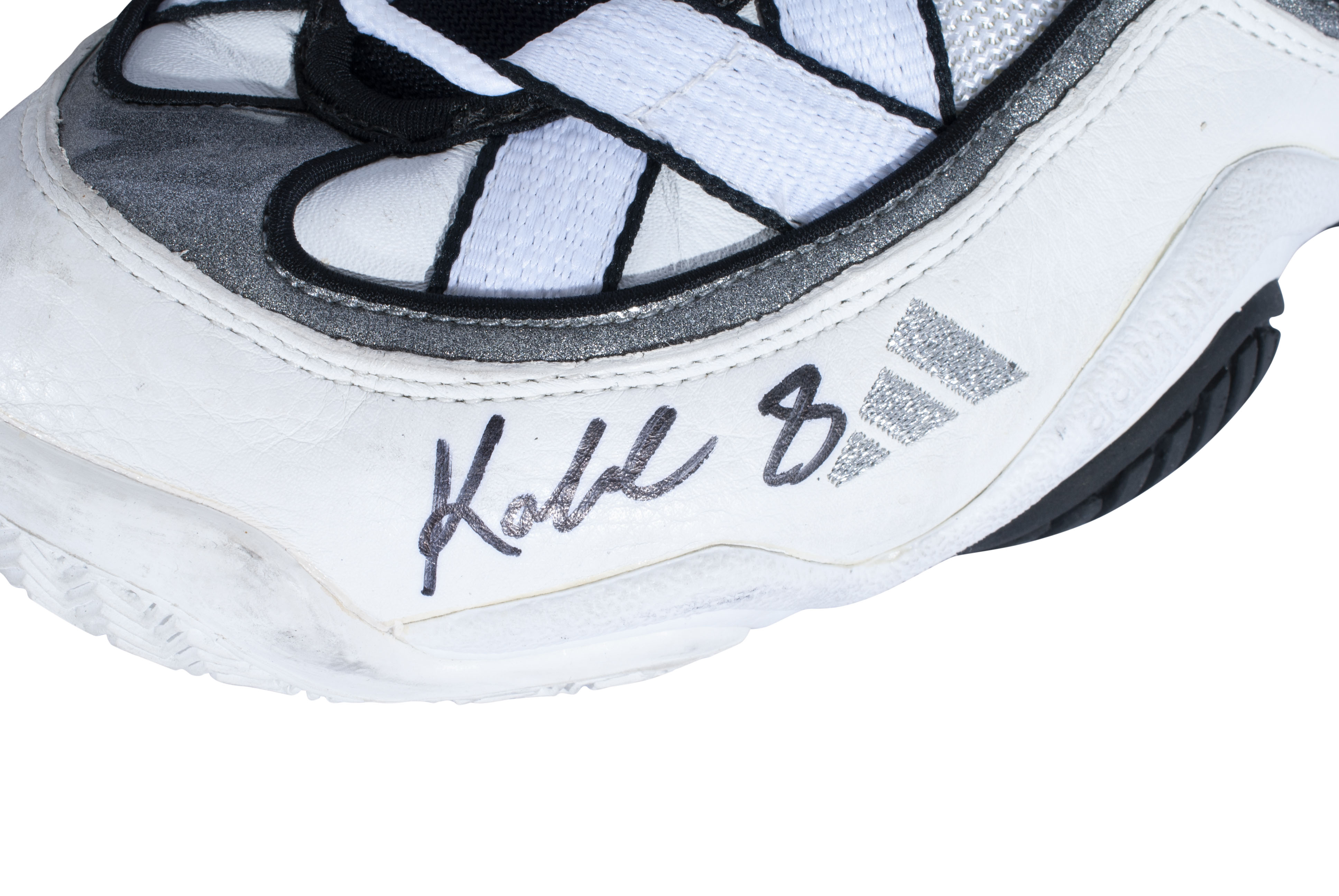 Los Angeles Lakers Nike Shoes, Signed by Kobe Bryant - CharityStars